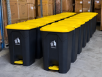 Contenedor Basurero Plastico 100Lt con Pedal y Tapa Negro/Amarillo